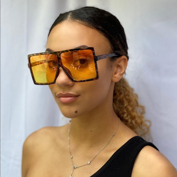 BO$$ BABE in Sunset - Picture 1 of 2